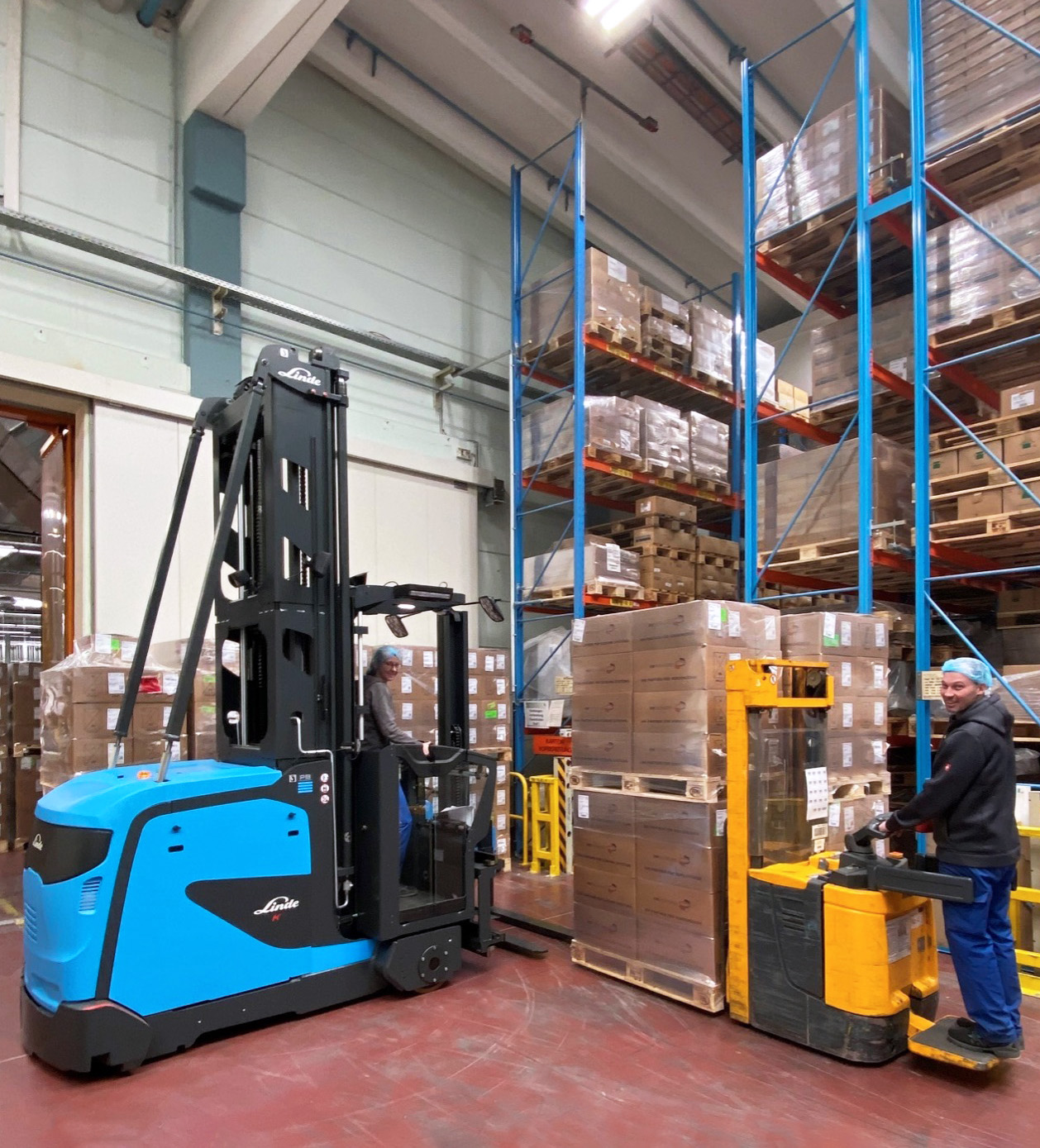 Neuer Hochregalstapler fÃ¼r den Wareneingang