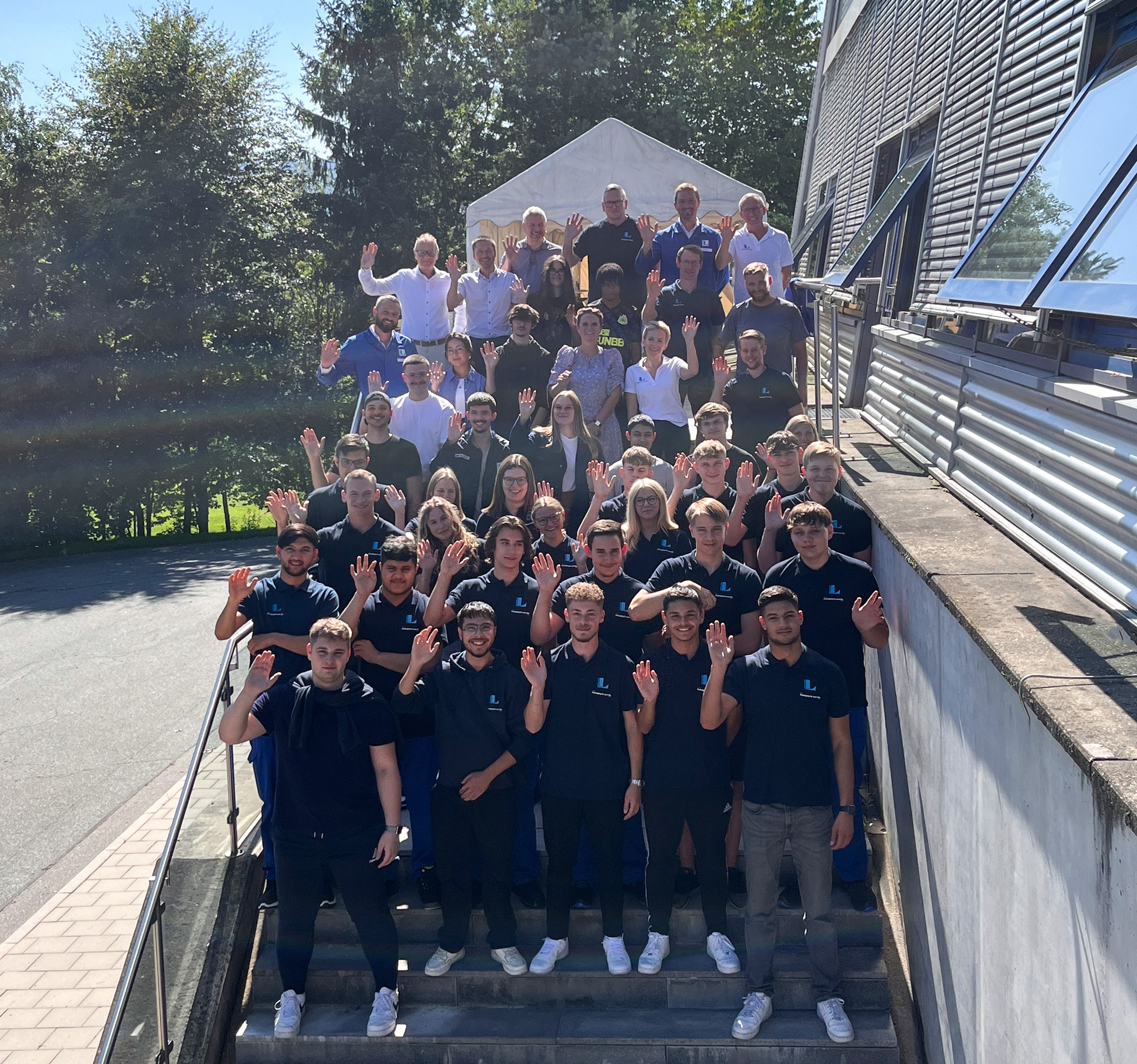 Willkommen bei LINHARDT, liebe Auszubildende!