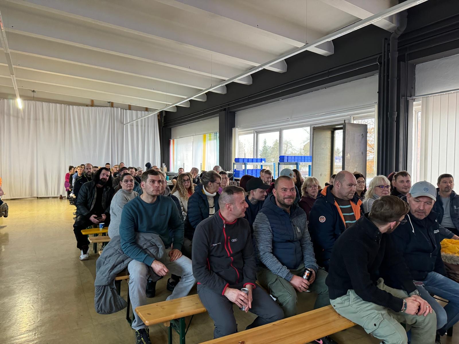 Full House – Mitarbeiterversammlung in Pausa!