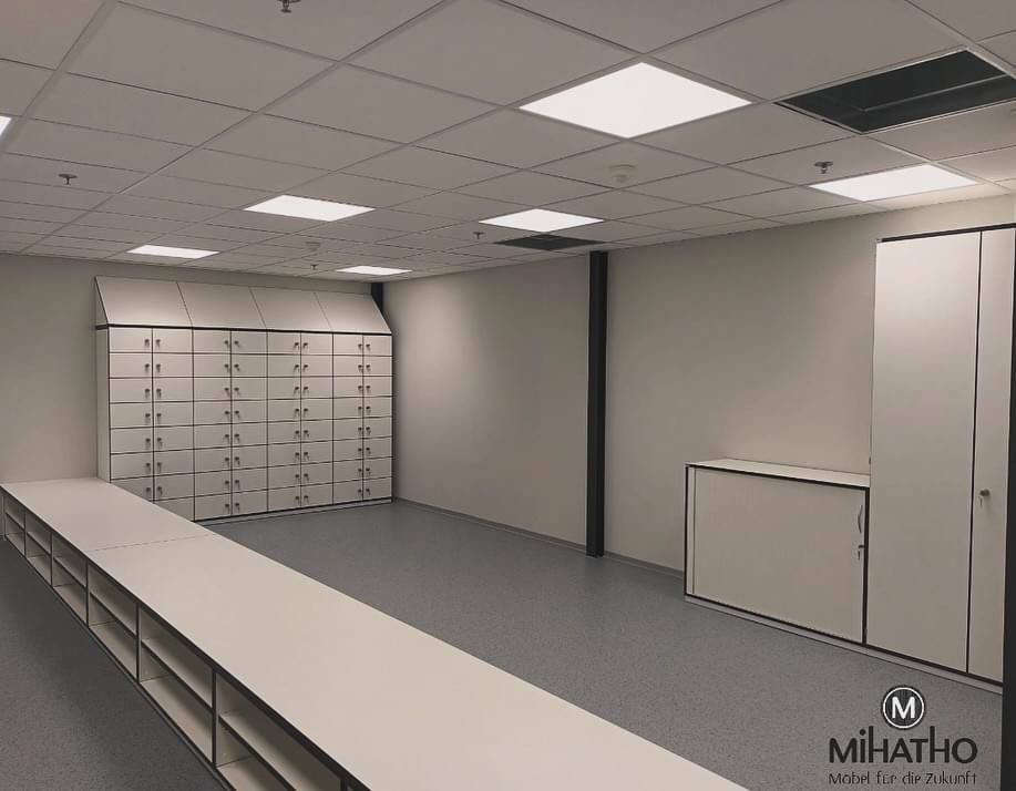 Clean Factory Reinraum: Neue Damenumkleide