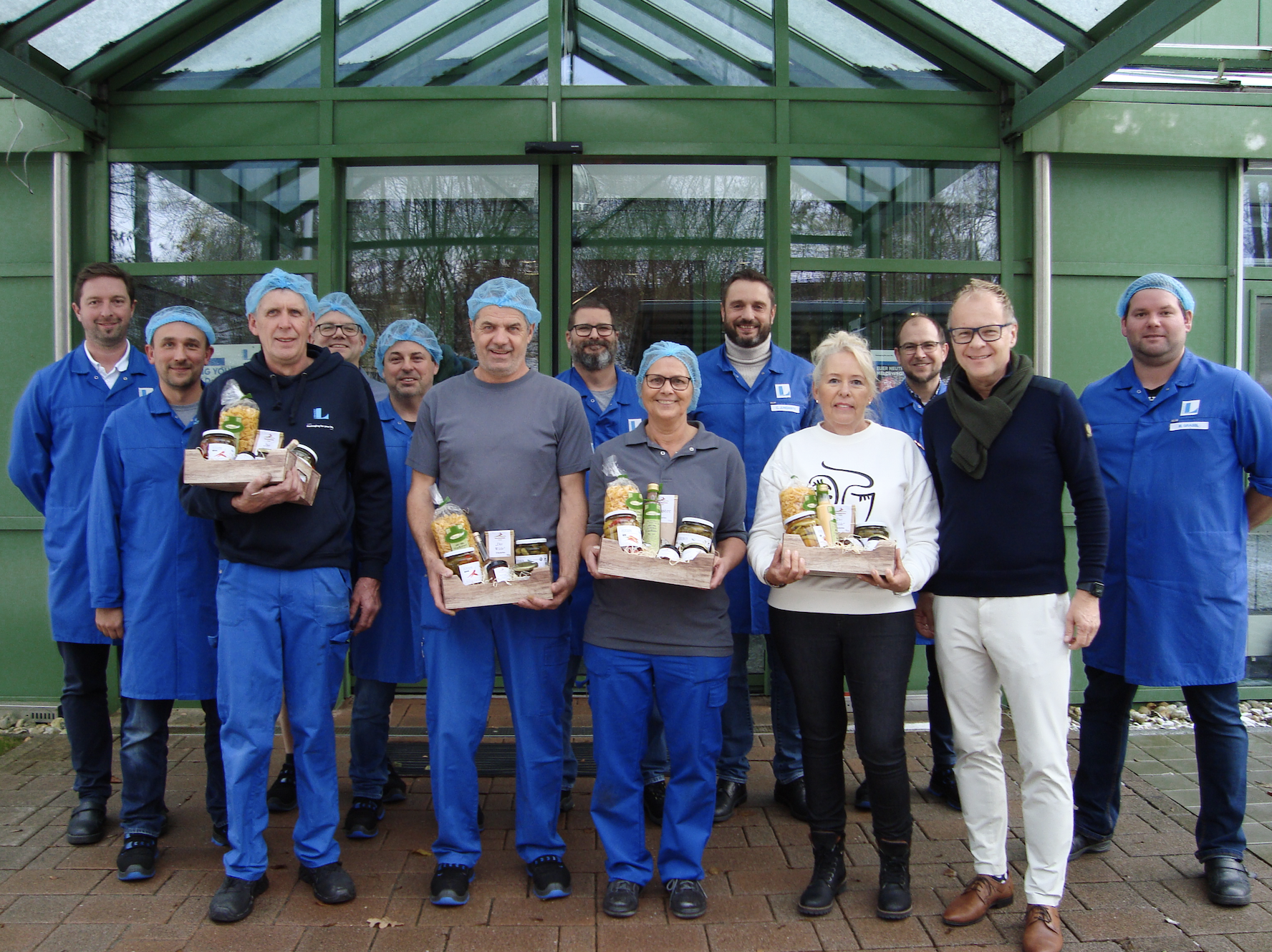 Gemeinsam stoÃŸen wir auf unsere â€œGeburtstagskinderâ€ an.