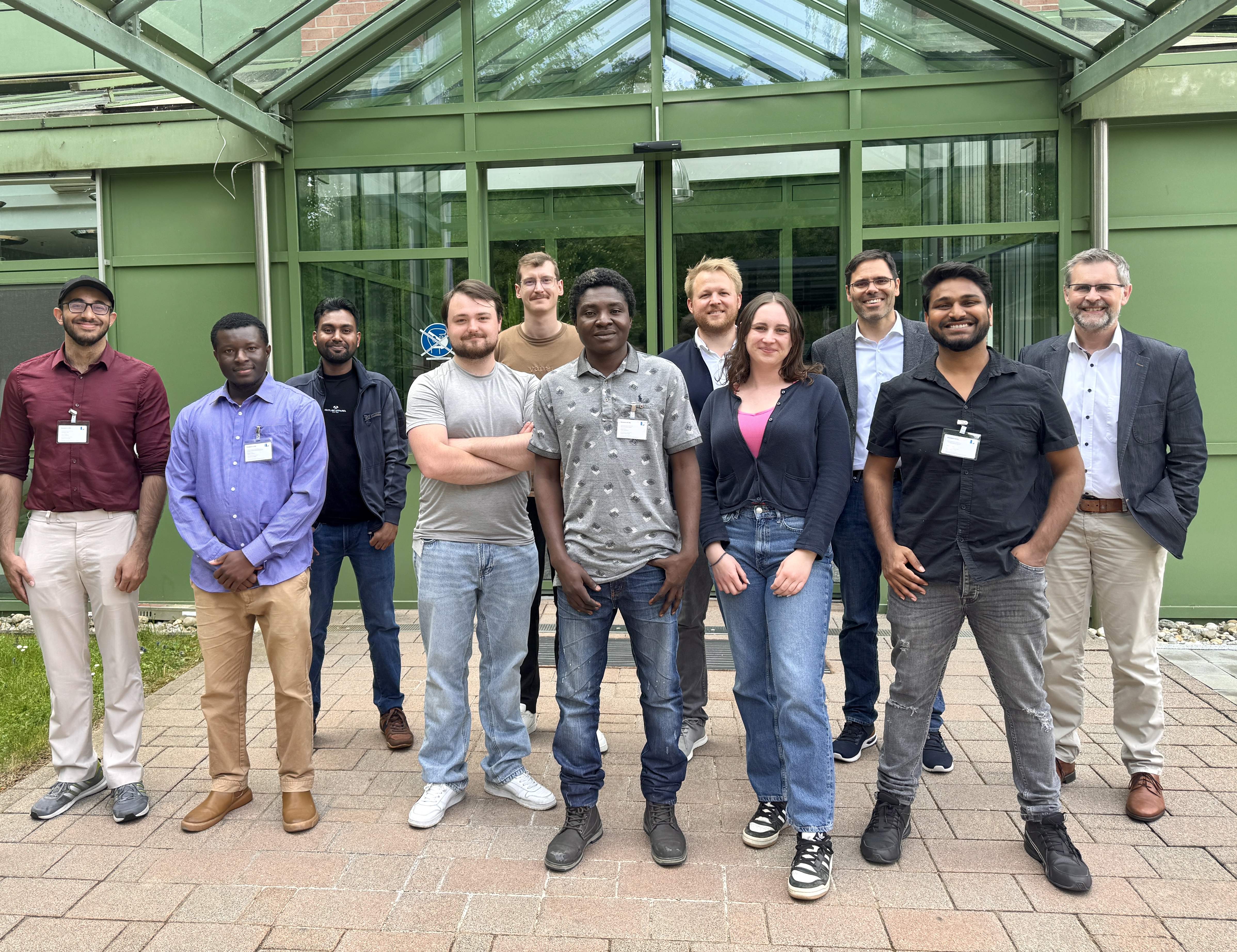 Internationale Studierende der Hochschule Landshut zu Besuch bei LINHARDT